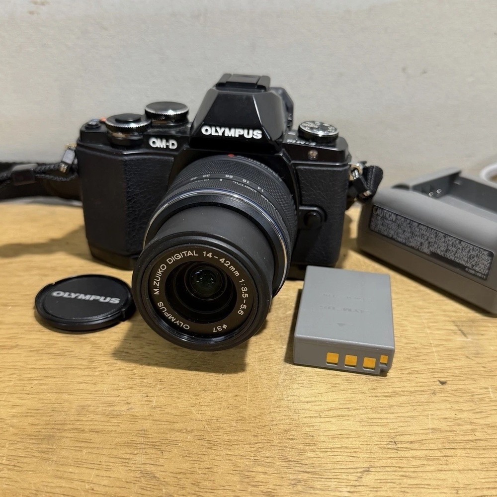 Olympus OM-D E-M10 16MP Mirrorless Camera 14-42mm f/3.5-5.6 Black EM10 Tested